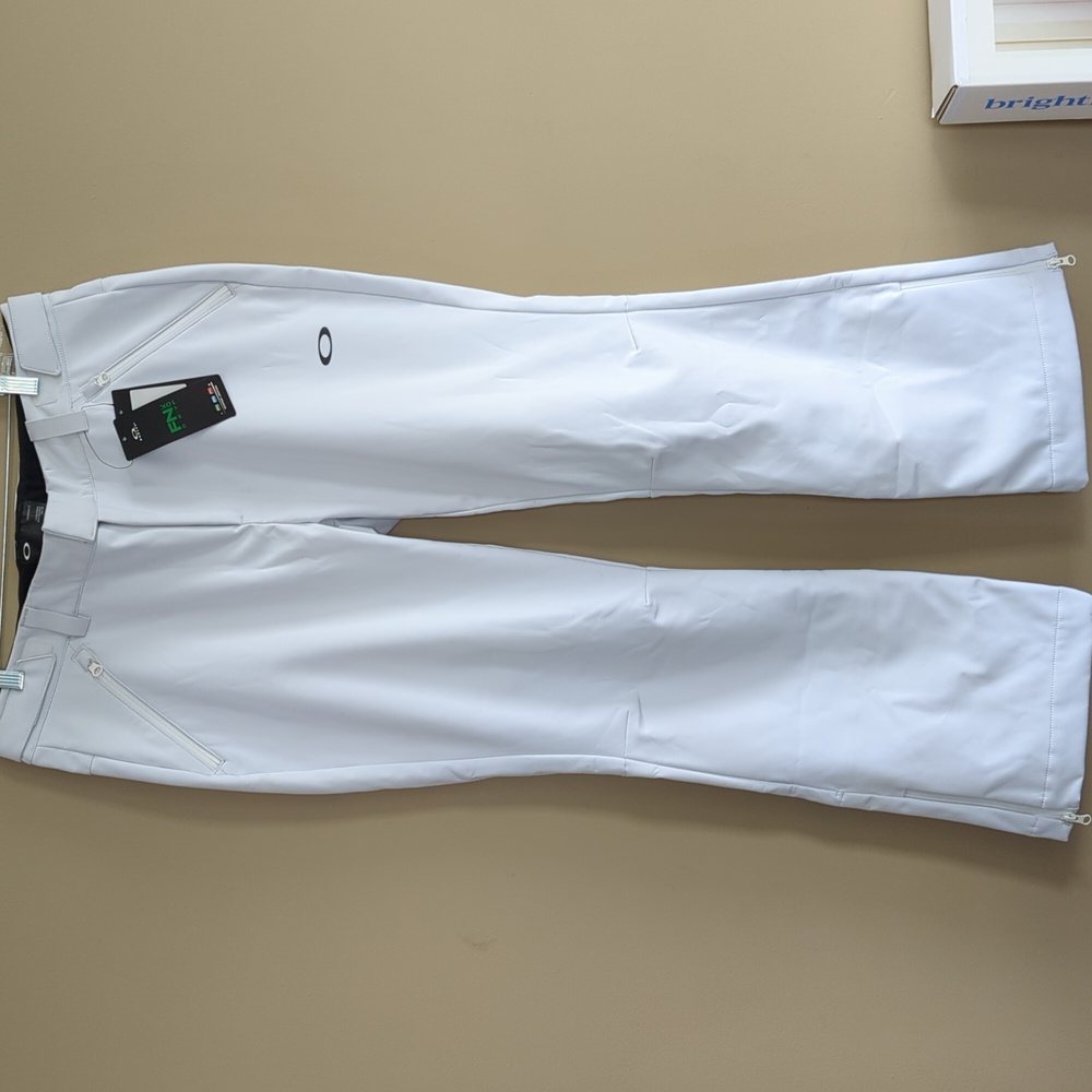 NWT Oakley Woman's Soft Shell Ski Pant